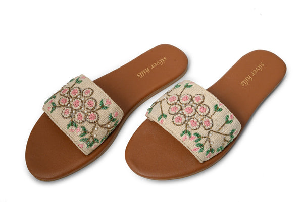 Flat Offwhite Flower